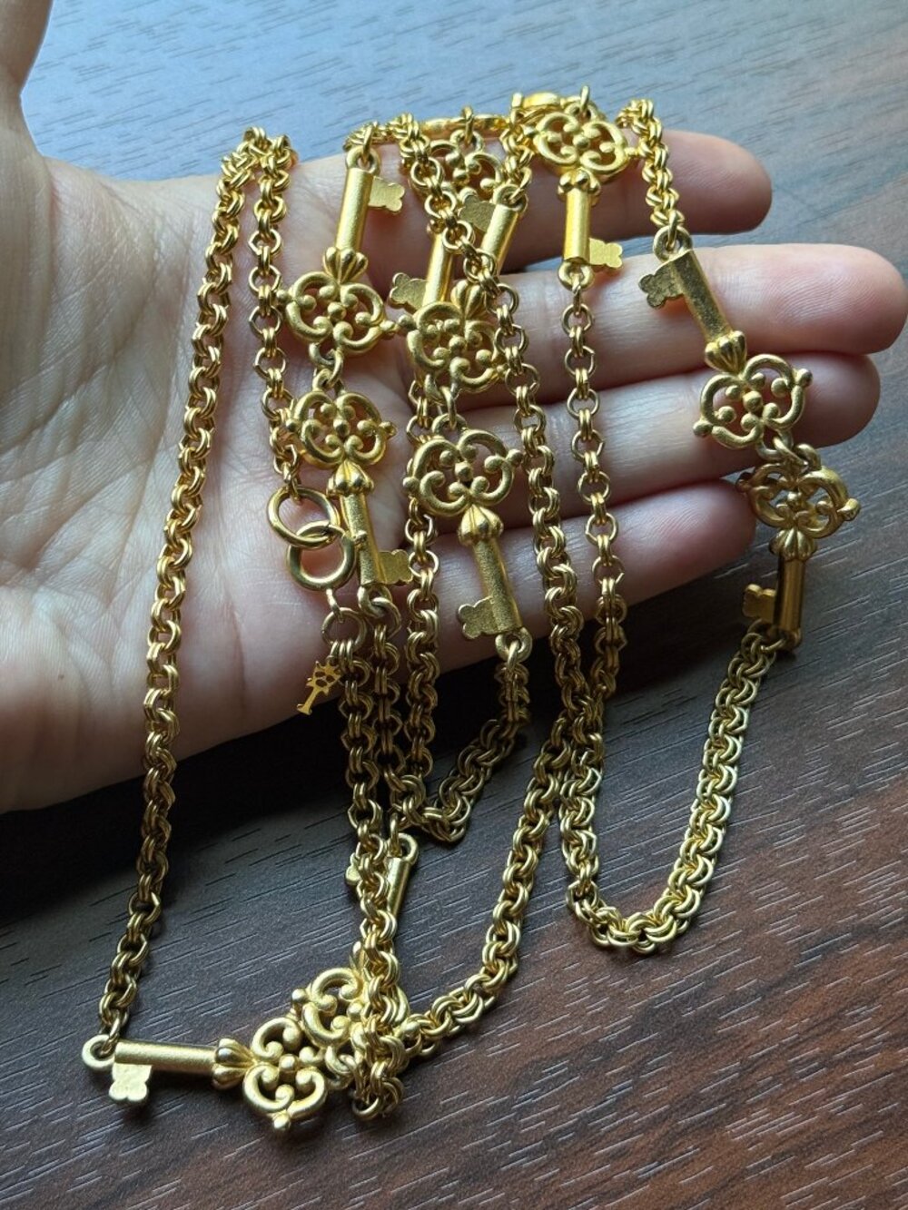 Rare Crown Trifari Keys Station Necklace 1950s - Picture 4 of 6